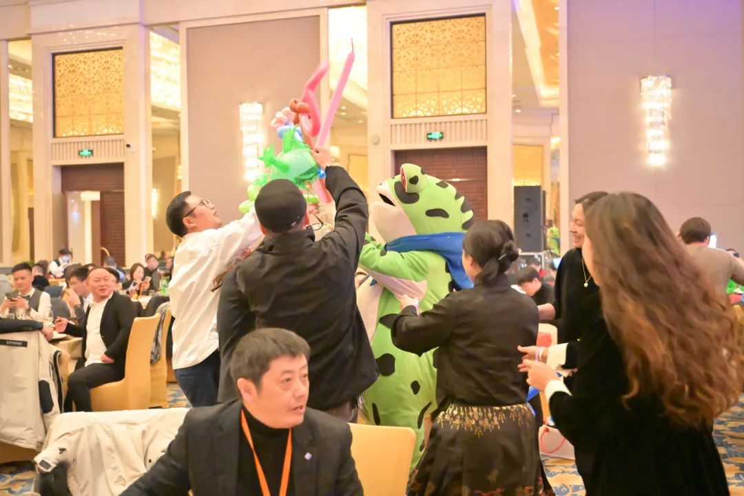 龙腾年·秉初心·创未来|六星彩网站装饰25周年主题年会圆满成功！
