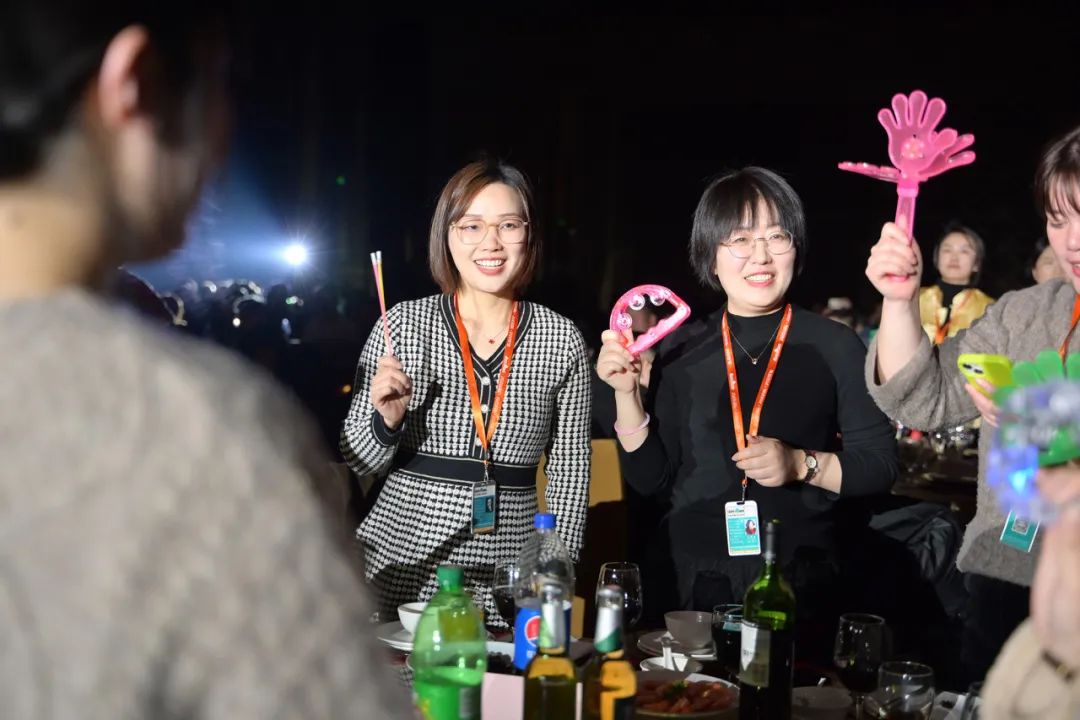 龙腾年·秉初心·创未来|六星彩网站装饰25周年主题年会圆满成功！