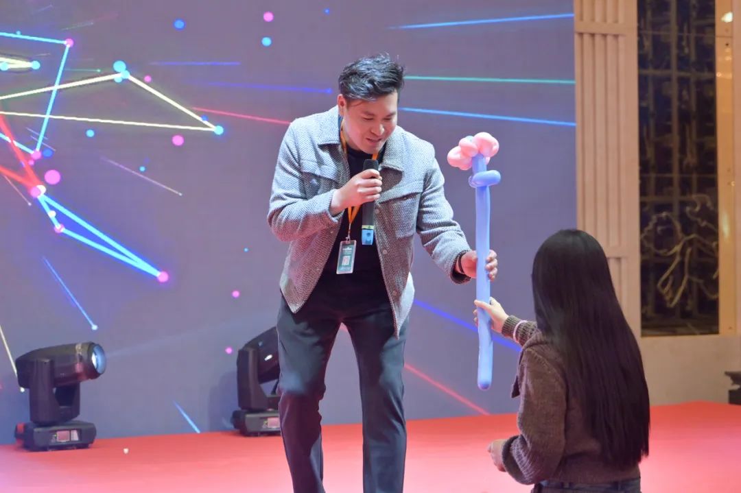 龙腾年·秉初心·创未来|六星彩网站装饰25周年主题年会圆满成功！