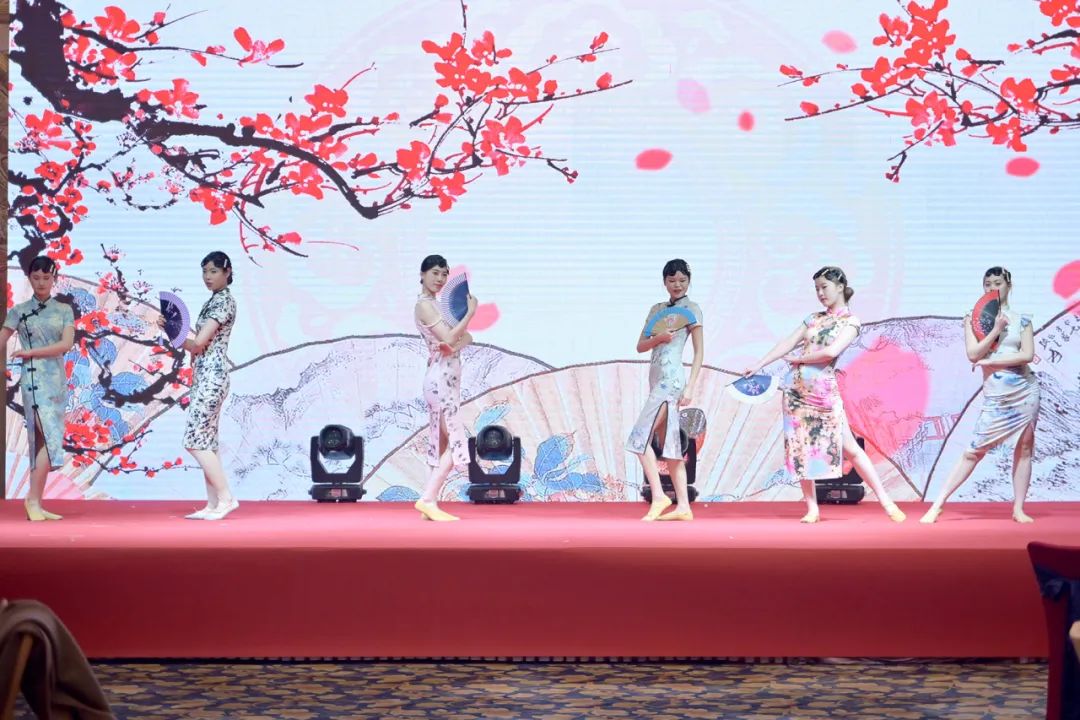 龙腾年·秉初心·创未来|六星彩网站装饰25周年主题年会圆满成功！